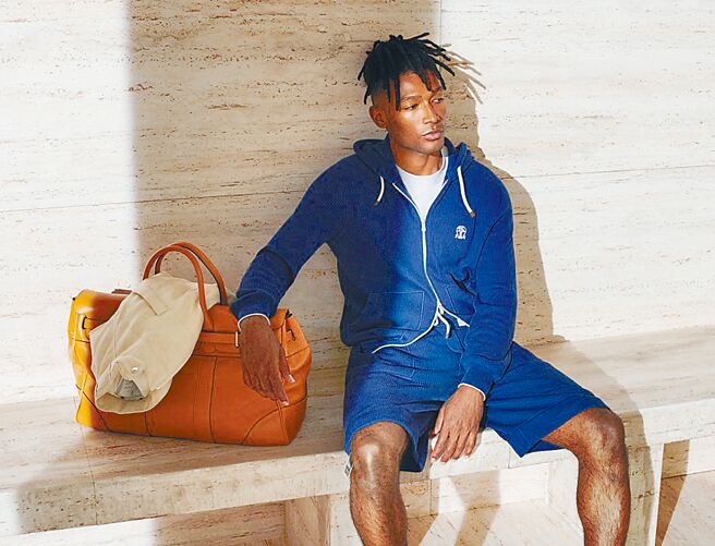 BC运用蓝色调作为本季重点色系之一。（BC提供）