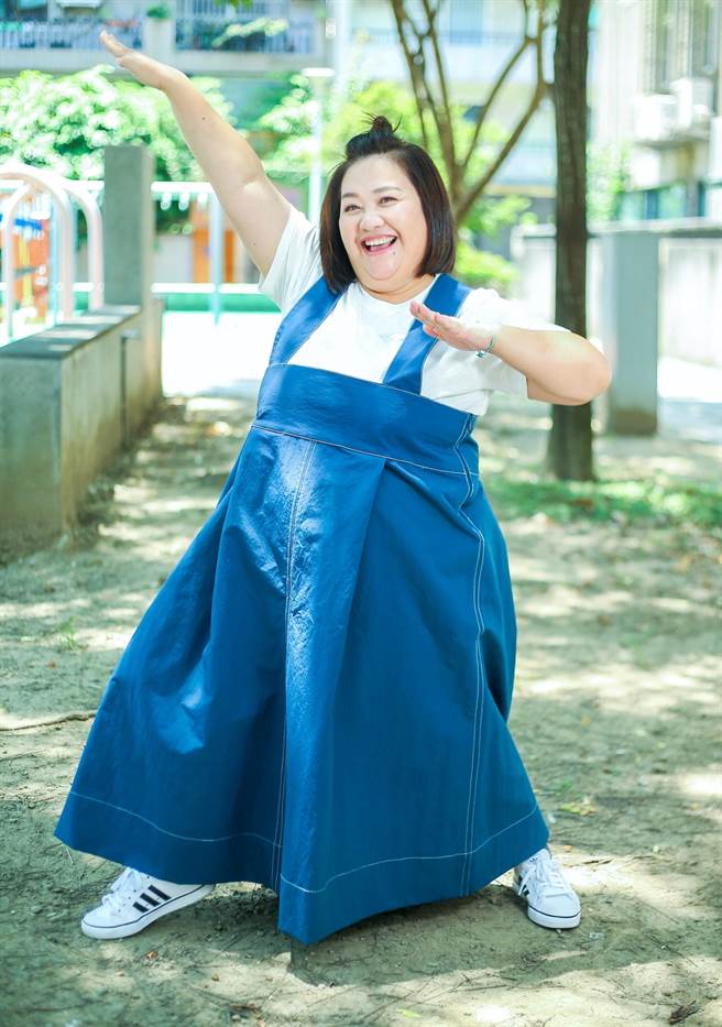 锺欣凌称讚2位旅伴贴心又有趣。（粘耿豪摄）