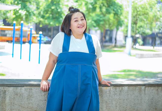 锺欣凌透露过去在拍摄短片时，曾被工作人员的举动吓到。（粘耿豪摄）