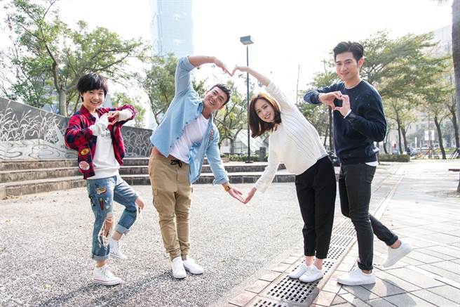 由小薰與李沛旭、嚴正嵐、言明澔等演出的《只為你停留》4日起在中視播出。（中視提供）