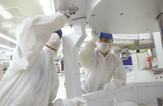 清华校友掀晶片大战图╱中新社