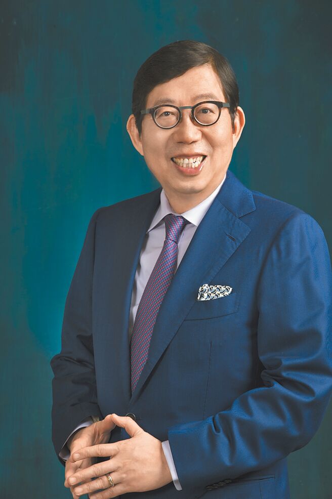 富邦金控董事長蔡明興表示，富邦金控以世界級的標準自我要求，在永續領域努力不懈，稱霸各大國際評比榜單。（富邦金控提供）