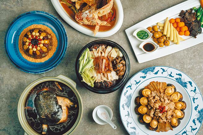 大地酒店北投宴酒家菜是10人桌席菜色之一。（大地酒店提供）