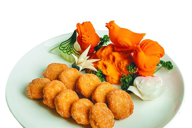 大地酒店復刻皇太子金钱火鸡。（大地酒店提供）