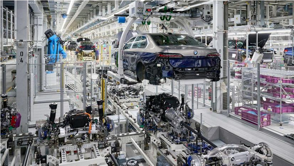 年底前在台上市，BMW i7 豪華旗艦純電房車正式在德國投產
(圖/DDCAR)