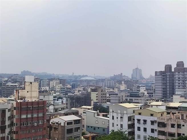 空气污染「红色警示」、「紫爆」对于现代人已经见怪不怪，不过其潜在的影响包括生活环境、身体疾病等都是显而易见的。（本报资料照片）