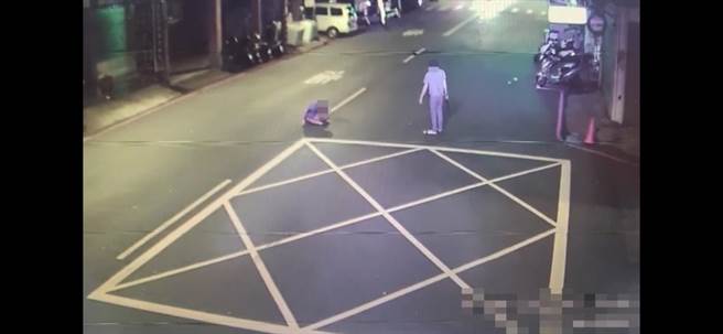 朋友間互相持械攻擊對方，事後均不提告。（警方提供）