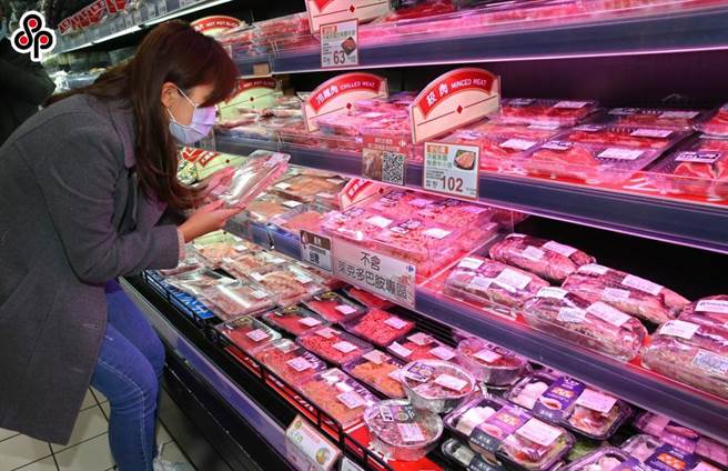 受國際通膨影響，國內物價漲幅有感，尤其飼料價格大漲，肉、蛋產品價格也跟著漲。（本報系資料照）