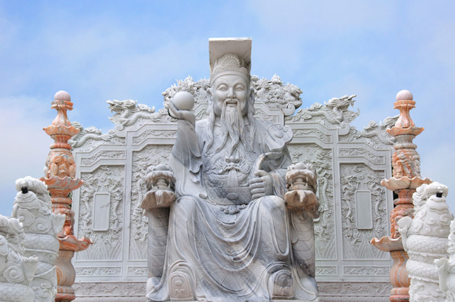 天贶日是玉帝亲自到人间巡视的日子，除了晒太阳有助健康之外，也可到庙里求寿、补运、补财库，都会有不错的效果。（示意图／达志影像）