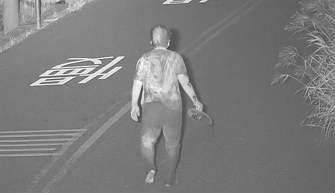 警方展开地毯式搜寻，顺利找到走失妇人。（警方提供）