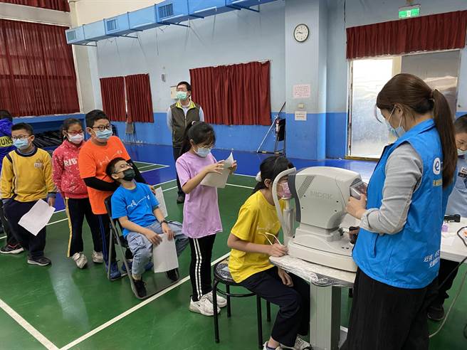 嘉义县和睦国小融入视力保健议题课程教学，建立支持性环境与健康服务，让学生视力不良率大为降低。（嘉义县政府提供∕吕妍庭嘉义传真）