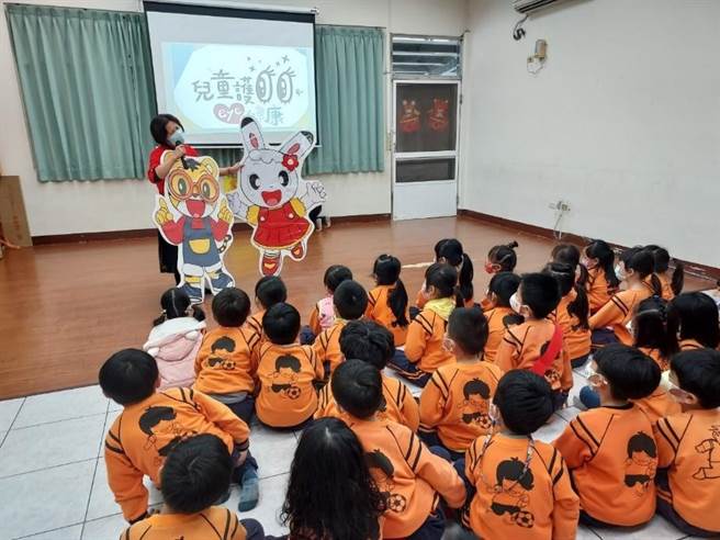嘉义县和睦国小融入视力保健议题课程教学，建立支持性环境与健康服务，让学生视力不良率大为降低。（嘉义县政府提供∕吕妍庭嘉义传真）