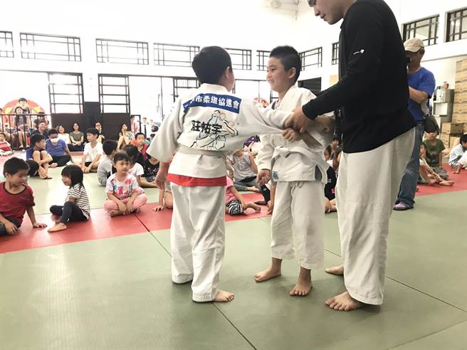 台中市二分局则携手柔道协进会要举办两场柔道锦标赛。（台中市第二分局提供／冯惠宜台中传真）