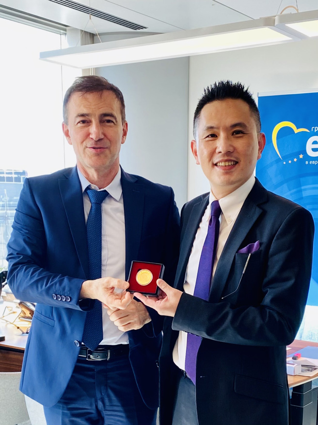 （取自陳以信臉書）