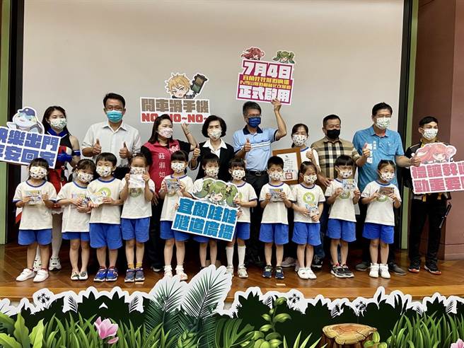 宜兰县国5雪山隧道与苏花改隧道，今（4日）正式启用「宜兰娃娃音」道安宣导广播。（吴佩蓉摄）