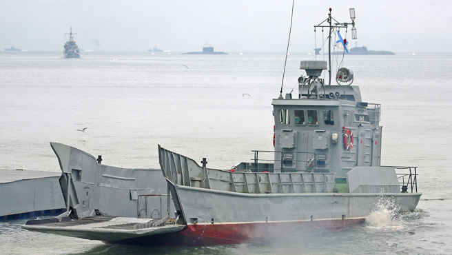 俄羅斯Project 1176「鯊魚級」(Akula)登陸艇，與二戰時期的美軍LCM登陸艇相當神似。(圖/俄羅斯海軍)