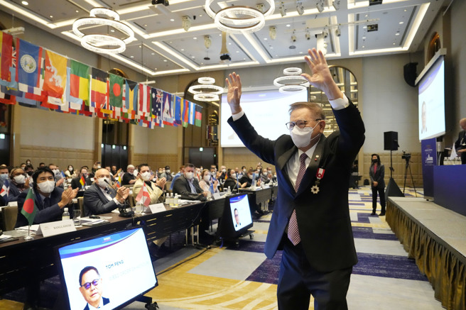 WBSC第一副会长彭诚浩即将卸下职务，大会下午特别为他举办隆重的荣退仪式。（中华棒协提供）