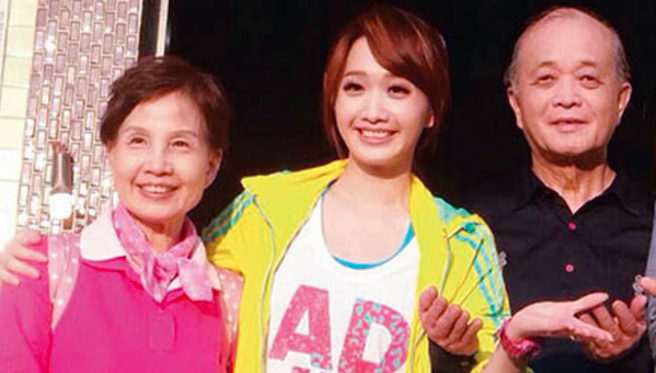 朱俐靜癌逝，昔思母獻聲旺旺孝親獎，自揭「每唱必哭」深刻體驗。（時報周刊）