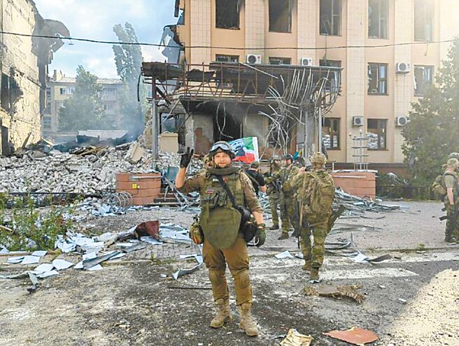 俄羅斯衛星通訊社報導稱，俄軍已攻占烏克蘭東部的利西昌斯克市中心。（摘自推特）