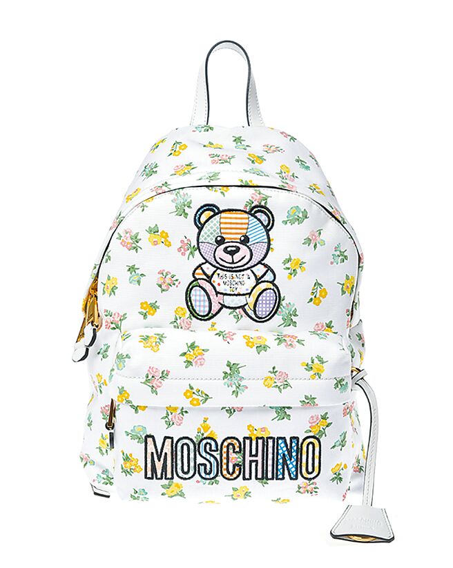 SOGO敦化館MOSCHINO碎花泰迪熊後背包，3萬8800元。（SOGO提供）