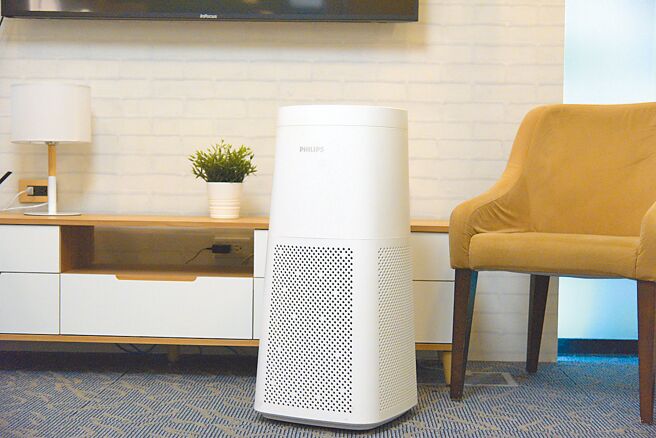 飞利浦UV-C紫外线杀菌灯系列，飞利浦UV-C空气消毒机，现享4万2999元优惠，同时可获得消毒车一台。（昕诺飞提供）