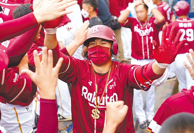 乐天桃猿林立敲出生涯第3支首局首打席首球全垒打。（乐天桃猿提供）