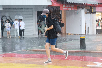 再忍一天！明午後1地恐現致災豪雨 小暑高溫飆36度