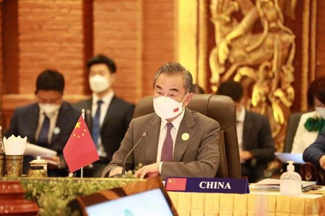 王毅在澜沧江—湄公河合作外长会：三个6打造区域合作金色样板。（中国外交部）