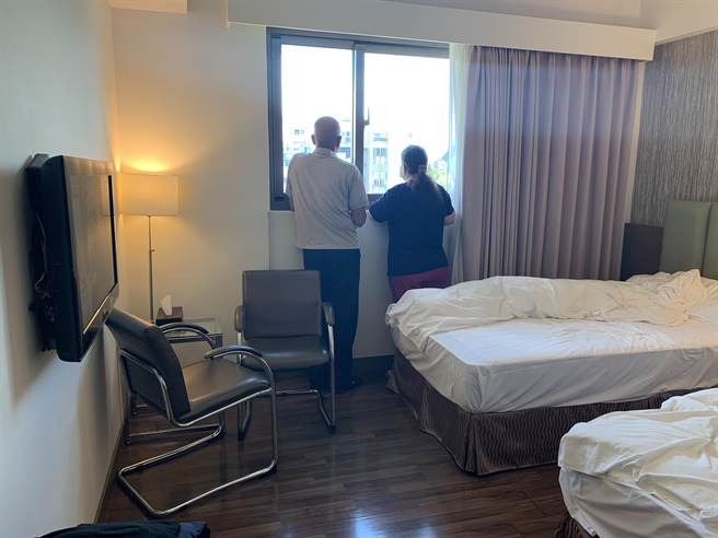 花蓮南區偏鄉癌症患者北上治療時，不只舟車勞頓，還得忍受身體病痛，因此，花蓮門諾醫院推出「安心醫療住宿」計畫，與鄰近的2間飯店合作，免費提供偏鄉弱勢癌友治療期間的住宿空間，盼能讓他們安心養病。（門諾醫院提供／羅亦晽花蓮傳真）