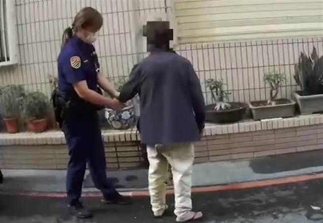 員警依公共危險罪移送高雄地檢署偵辦。（翻攝照片／崔正綱高雄傳真）