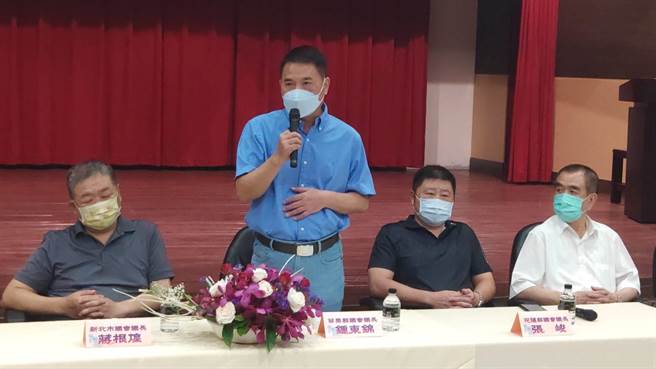 锺东锦说，他只求民调选出人选。（李京升摄）