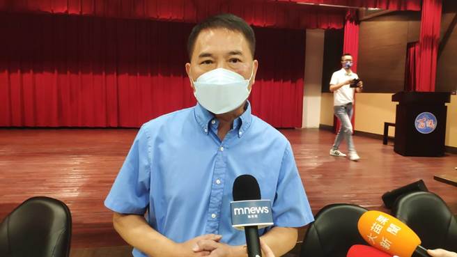 锺东锦表示，他仍会参选到底。（李京升摄）