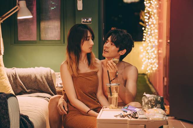 柯佳嬿台词「耻度」太高，林柏宏招架不住。（Netflix提供）