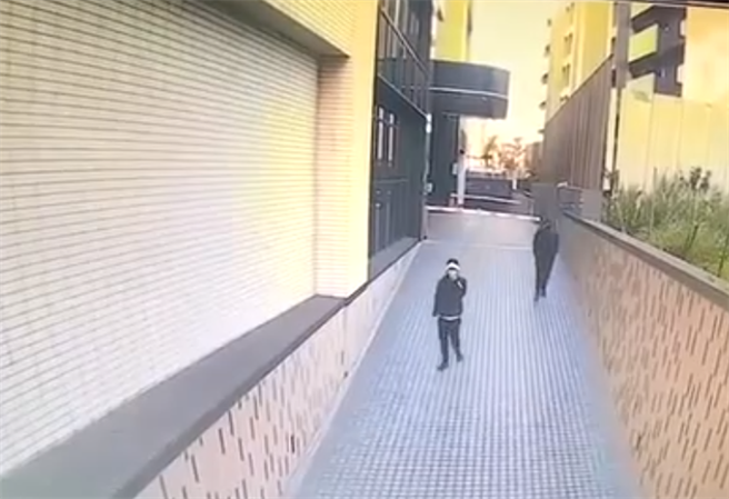 郑姓窃贼等5人进入万海航运大楼地下室行窃200万，窃贼愿意赔偿被害人损失，法官判处徒刑8月到1年不等的刑度。（中时资料库）