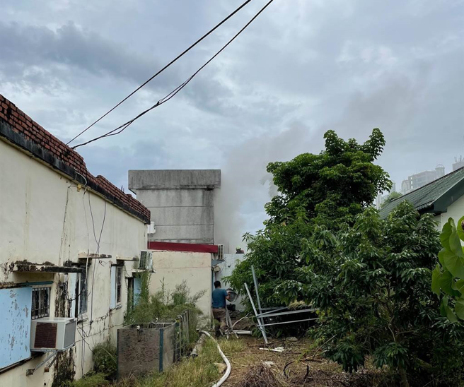 屏东恒春镇5日惊传住宅火警。（屏东消防局提供／谢佳潾屏东传真）