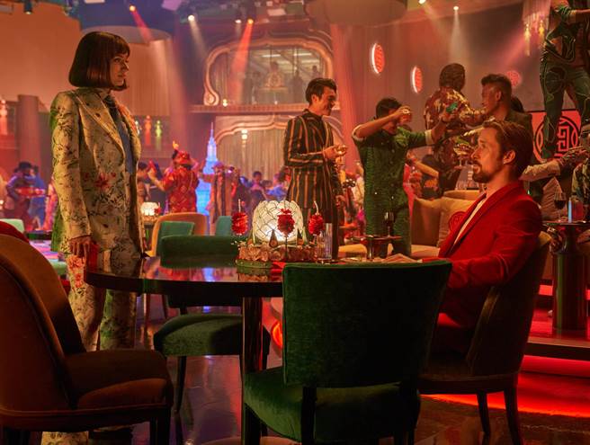 《灰影人》改編自暢銷作家馬克·格雷尼的同名系列小說。（Netflix提供）