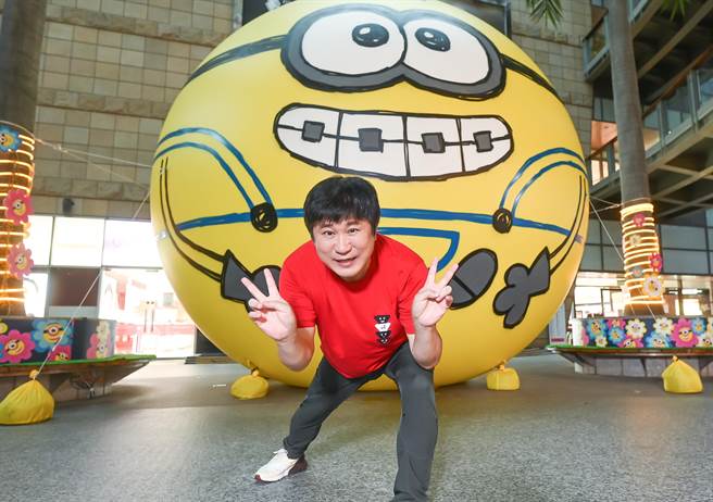 身为小小兵狂粉，胡瓜还想把新车牵去包小小兵的膜。（UIP提供）