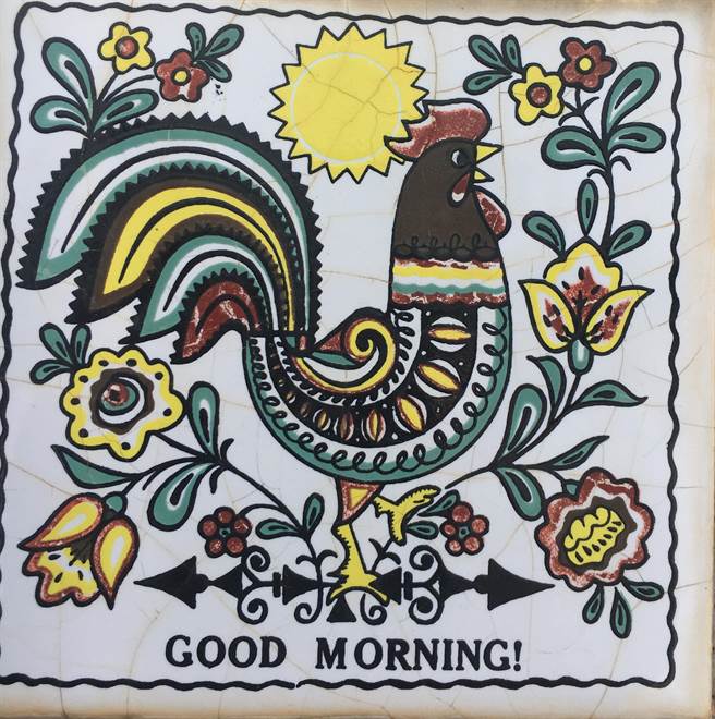 六０年地方建筑特色之一的彩绘磁砖，可见于蔡氏家庙的建筑立面。（李金生摄）