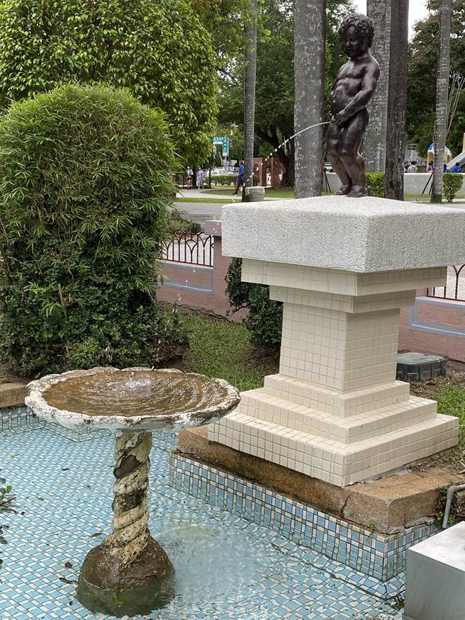 嘉義公園「尿尿小童」恢復本色。（廖素慧攝）
