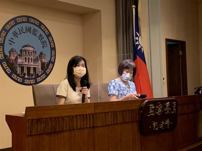 监察委员纪惠容、张菊芳5日举行新北市卫生局女职员疑遭性侵轻生案记者会。（张薷摄）