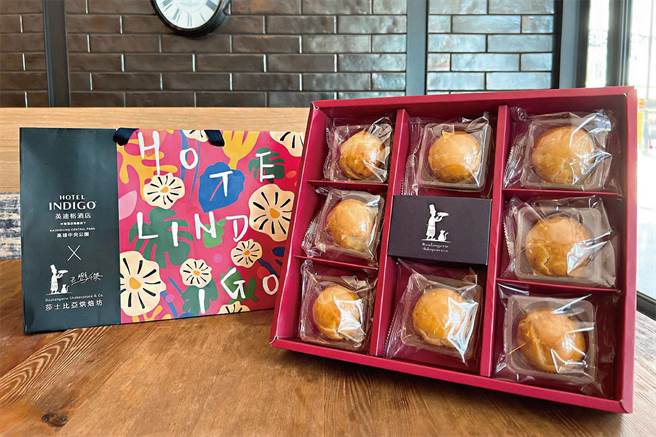 高雄英迪格再次与王鹏杰携手合作，特别为英迪格独家研发「菠萝流心芋头月饼」。（英迪格提供）