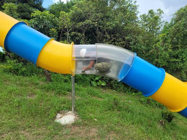 基隆市立体育场表示，已针对暖暖运动公园游戏场的溜滑梯进行打蜡，改善滑起来卡卡的问题。（基隆市教育处提供／张志康基隆传真）