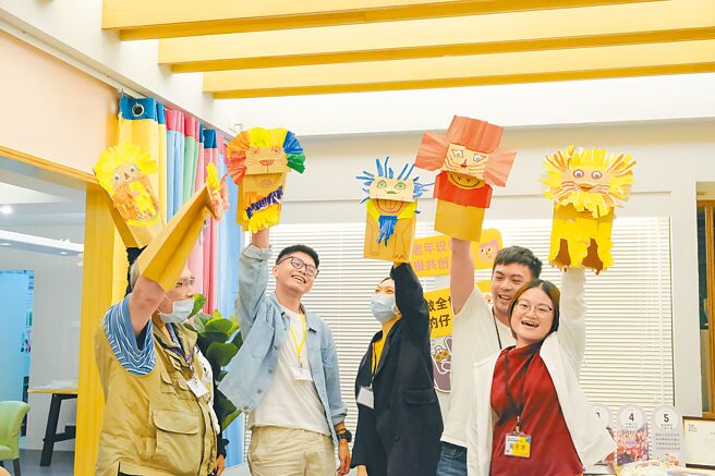 新北跨世代共居計畫，將陸續擴大規模，希望促進青年與銀髮族彼此互動了解。（新北市城鄉局提供／葉德正新北傳真）