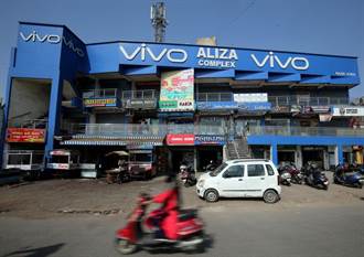 被控洗錢  陸手機大廠vivo遭印度突擊搜查