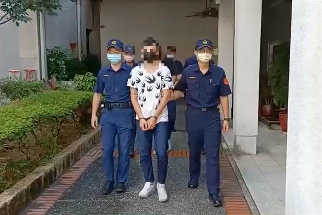 林姓男子（中）等人涉嫌率眾伤害谢姓男子，警方逮捕7人到案。（警方提供／李忠一宜兰传真）