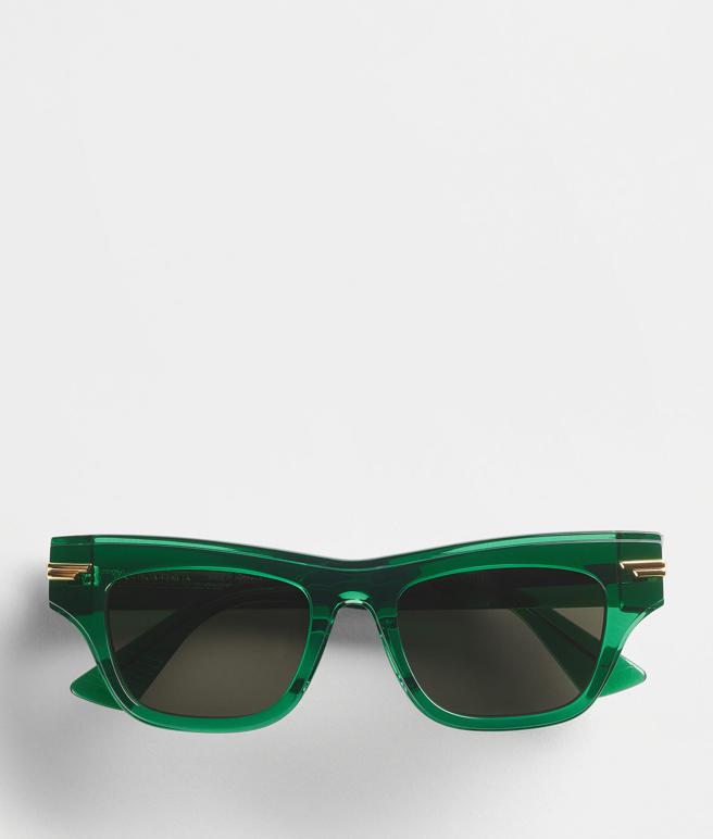 Bottega Veneta MITRE 透视胶框墨镜，1万5500元。（BV提供）