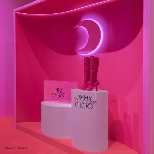 JIMMY CHOO以1万9000颗的施华洛世奇水晶打造美少女战士纪念靴款。（Jimmy Choo提供）