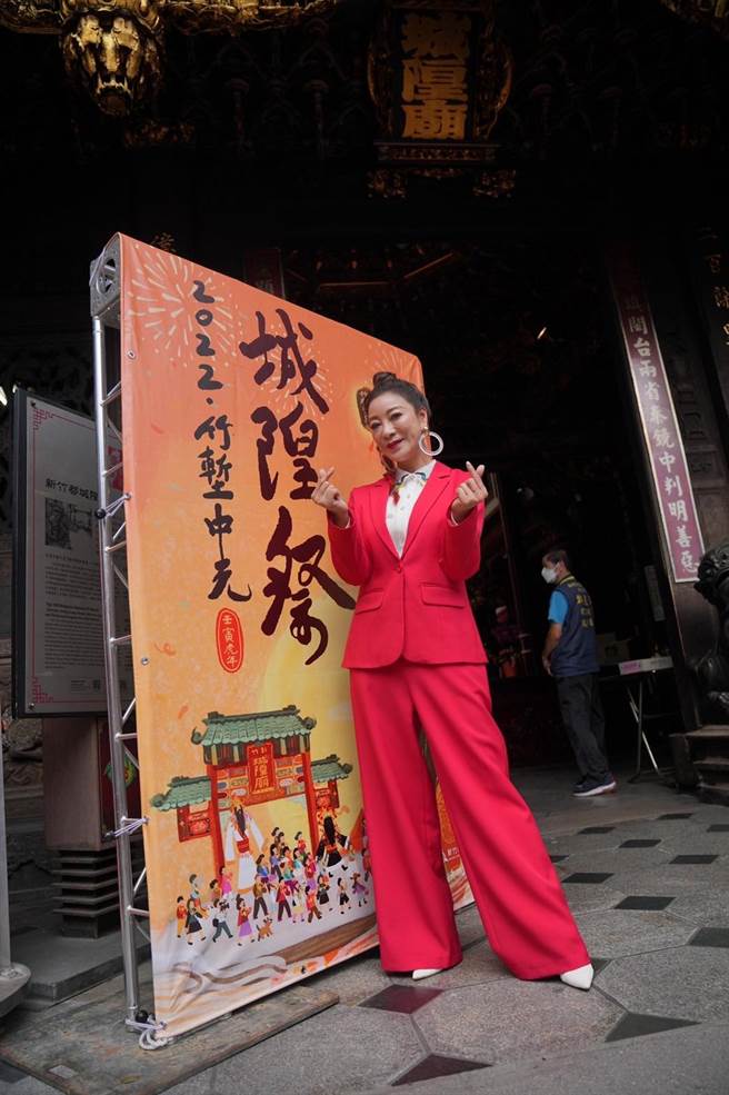 杨绣惠自夸是台湾「宫庙趴天后」。（三立提供）