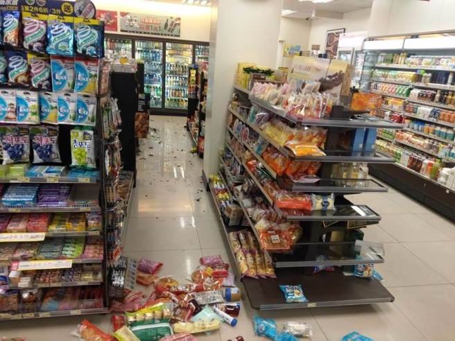 新北市一名孙姓男子酒后在便利商店闹事，拿啤酒砸店员头，还拔毁收银机。图片仅供示意，非当事新闻图片。（中时资料照）