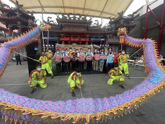 桃园龙潭文化品牌神龙闹镇打造文化创意庆典。（吕筱蝉摄）